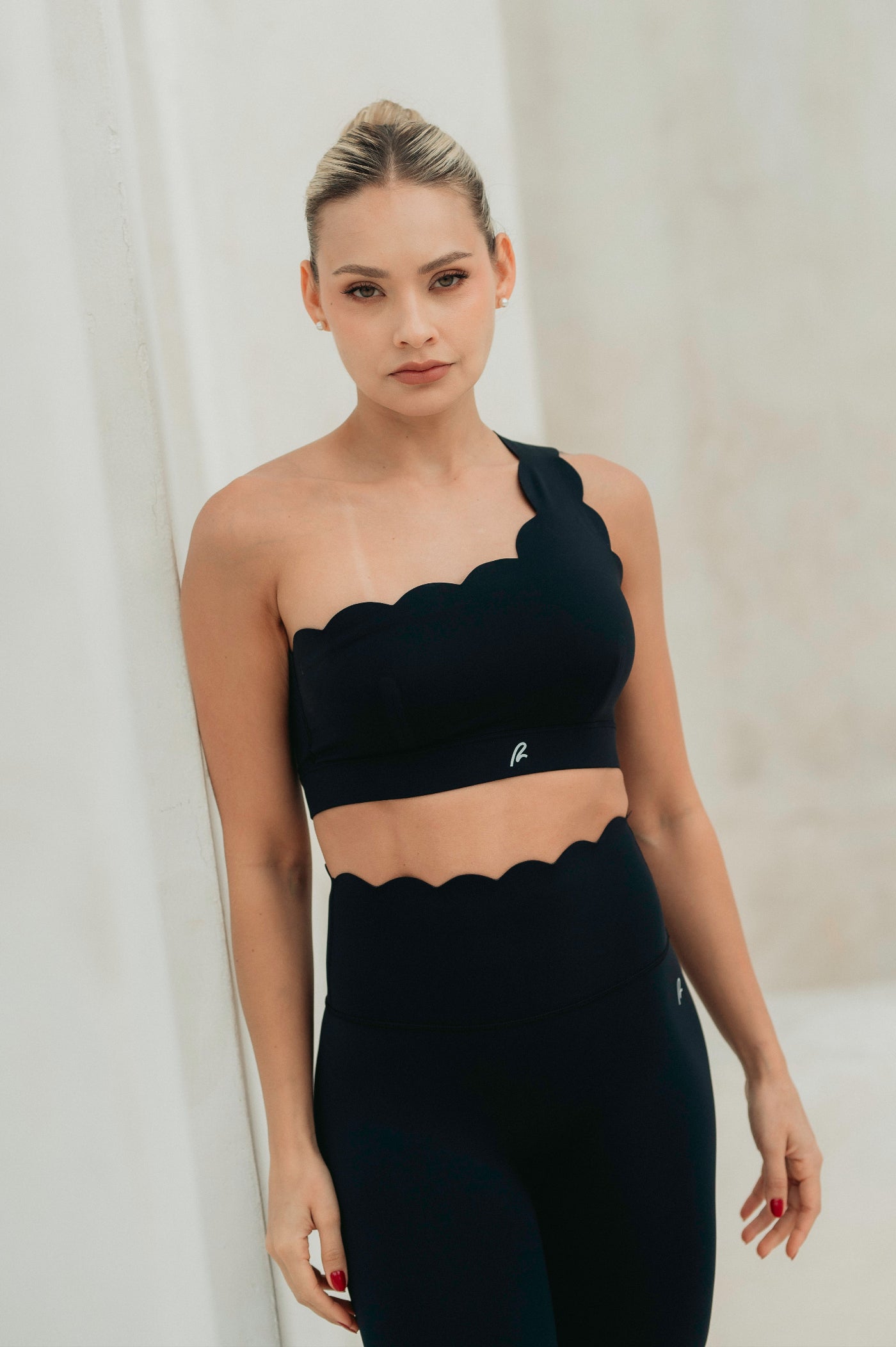 Exclusive Top Women black Activewear Radell Online Store