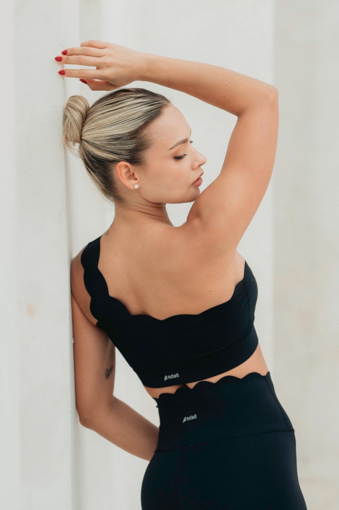 Exclusive Top Women black Activewear Radell Online Store